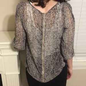 Umgee brand Light gray snake print blouse